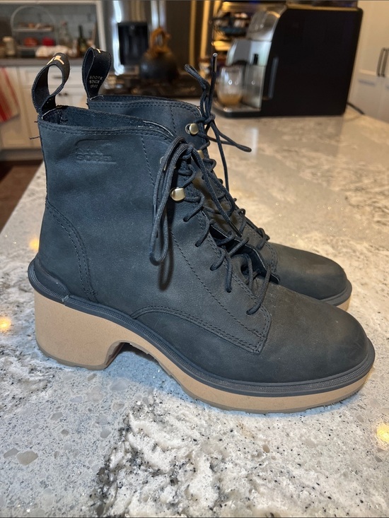 Sorel Shoes - SOREL Hi-Line Heel Lace Waterproof Boots Black Tawny Buff Size 8.5 Like New